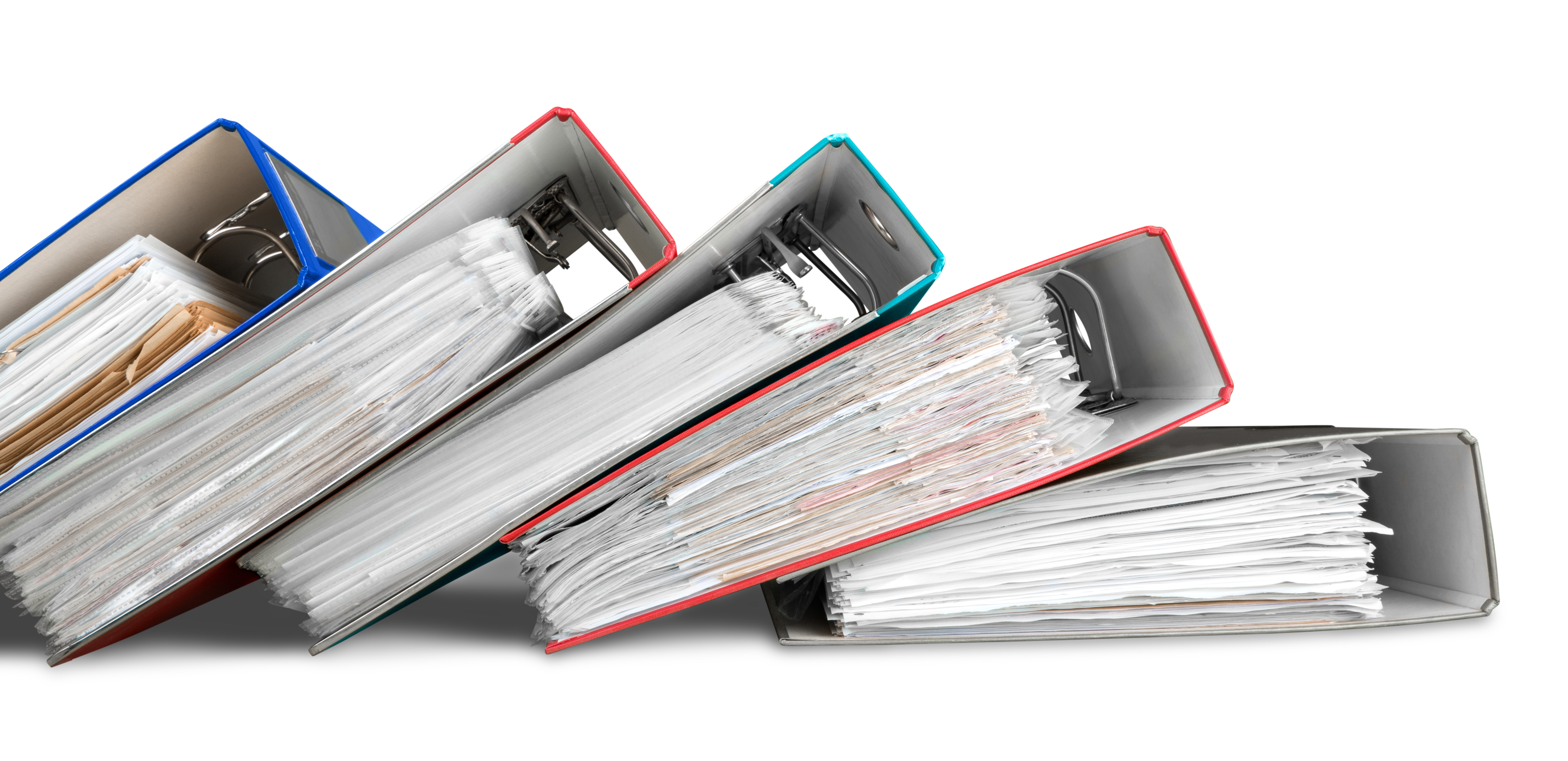 Aktenordner mit Dokumenten auf weißem Hintergrund