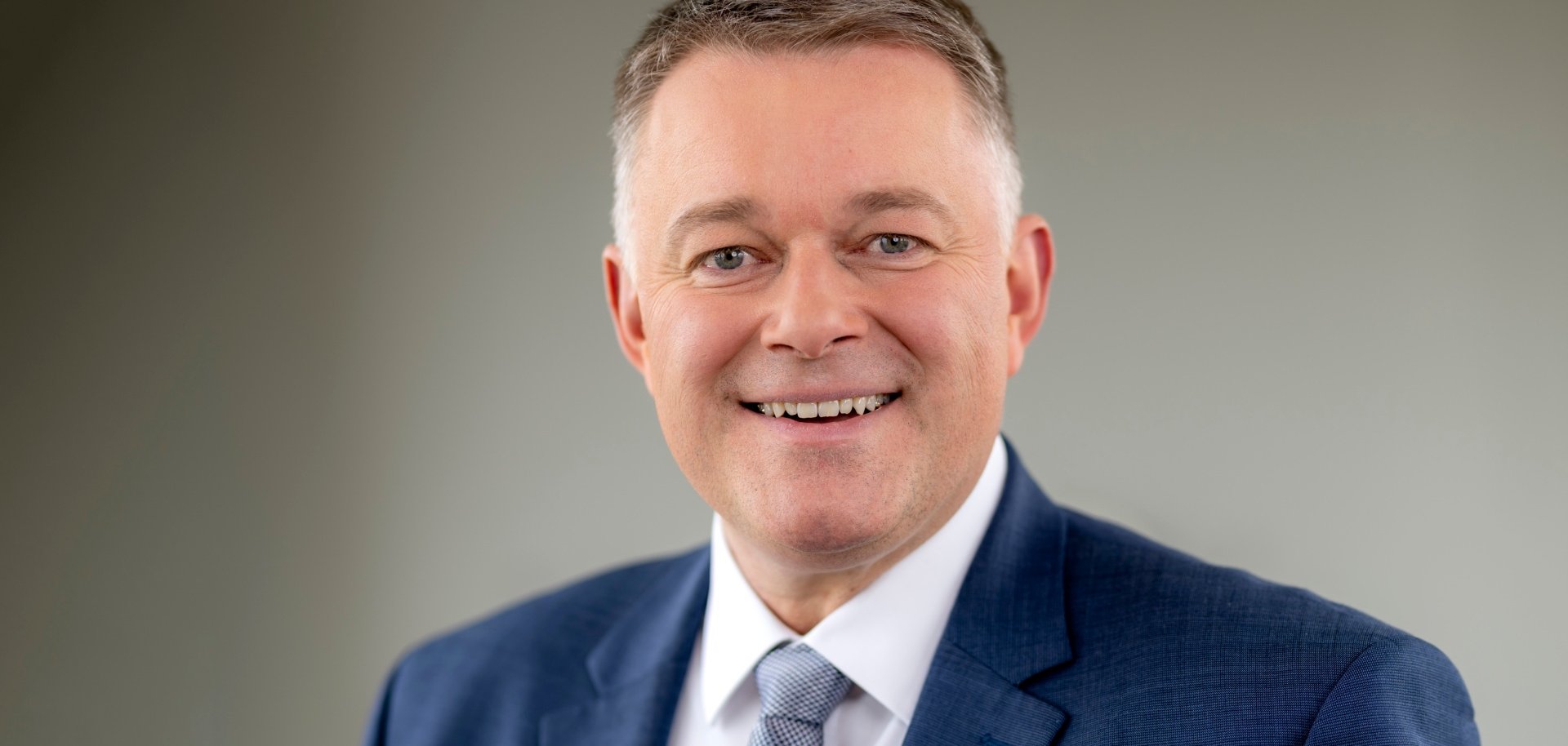 Portraitfoto von Ministerpräsident Gordon Schnieder