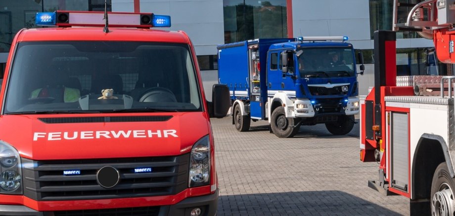 THW und Feuerwehr THW und Feuerwehr