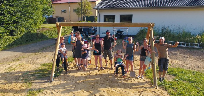 Der Gemeindespielplatz entstand durch gemeinschaftliches Engagement und dank großzügiger Sponsoren.