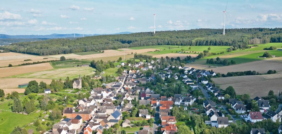 Kaltenholzhausen, von den ca. 600 Einheimischen liebevoll „Kalholze“ genannt, ist eine bezaubernde Ortsgemeinde im äußersten Osten des Landes Rheinland-Pfalz.