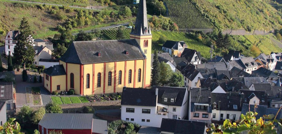 Die erste preußische Perle an der Mosel: Die Ortsgemeinde Senheim erstreckt sich auf beide Ufer und bietet eine spannende wie kuriose Geschichte. Foto: Nina Buschbaum