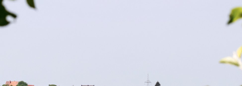 Eingebettet in viel Grün ist das Neubaugebiet der Ortsgemeinde Käshofen./ © Andrea Beck