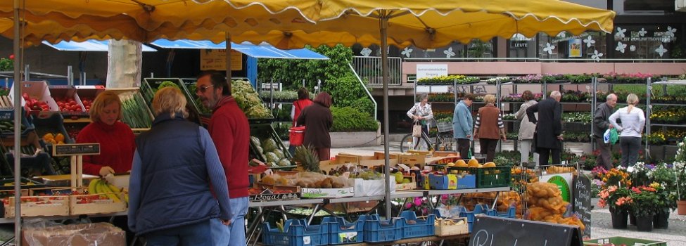 Gemeinde Mutterstadt: Lebendiger Mittelpunkt in Mutterstadt ist der Markt. Im Hintergrund das Gemeindezentrum „Neue Pforte“. © Gemeinde Mutterstadt