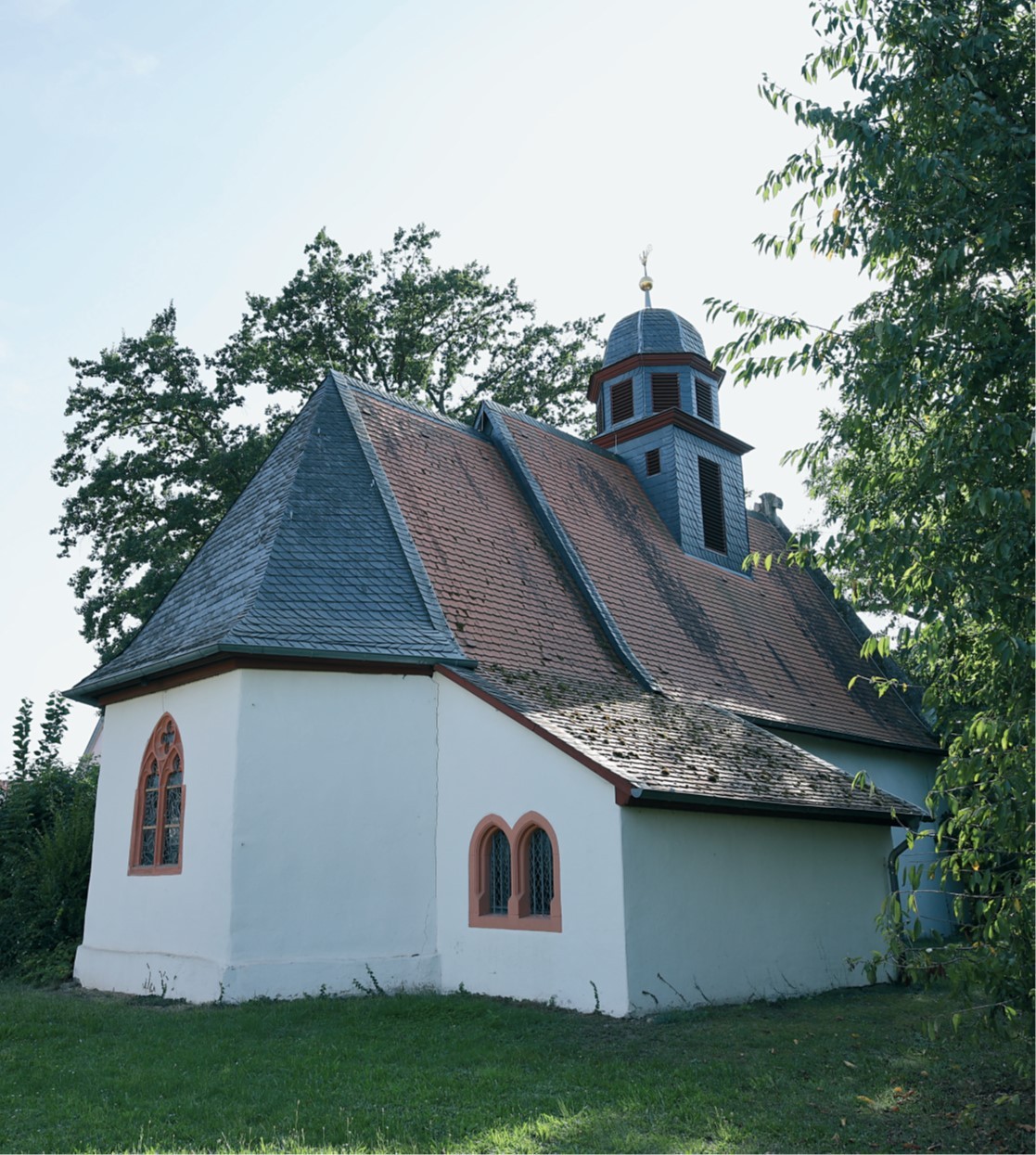 Das Bild zeigt die evangelische Kirche von Köngernheim.