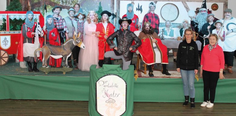 Die Theaterfreunde Girkenroth brachten das Märchen „Der gestiefelte Kater“ auf die Bühne der Gemeinde – und mussten eine Zusatzvorstellung geben!