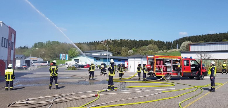  Gemeinschaftsübung der Freiwilligen Feuerwehr Girkenroth mit den Wehren aus Guckheim, Herschbach und Weltersburg.