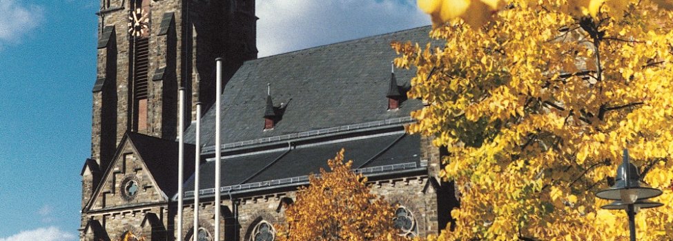 Die neugotische Kirche St. Michael in Kirchen. / © Verbandsgemeinde Kirchen