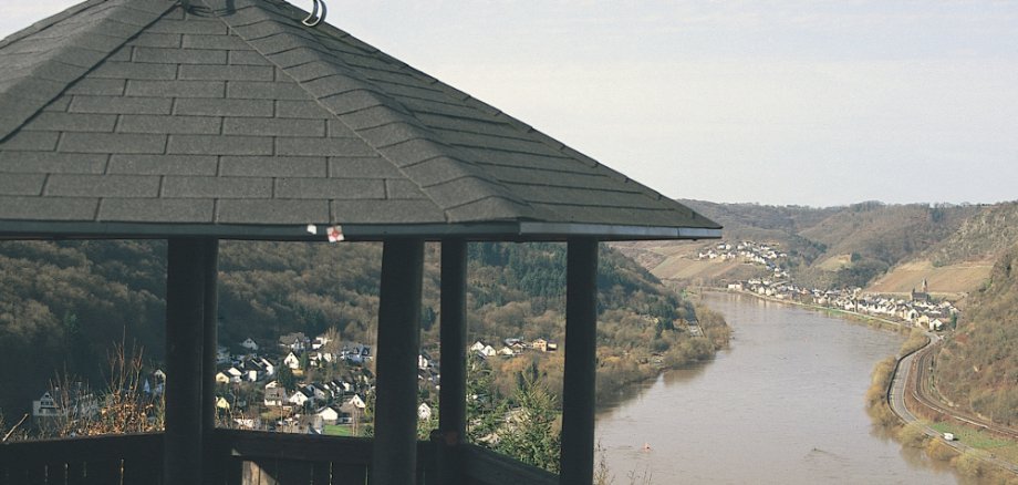 Blick von der Hubertushöhe oberhalb von Brodenbach mit Blick auf das Moseltal / Foto: Bruno L. Klamm, Mannheim