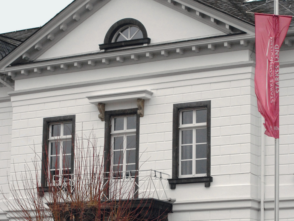 Titelbild: Thema Kommunalwahlen: In allen Rathäusern des Landes – im Bild das der Stadt Sinzig – laufen die Vorbereitungen für den 26. Mai 2019. © Matthias Röcke