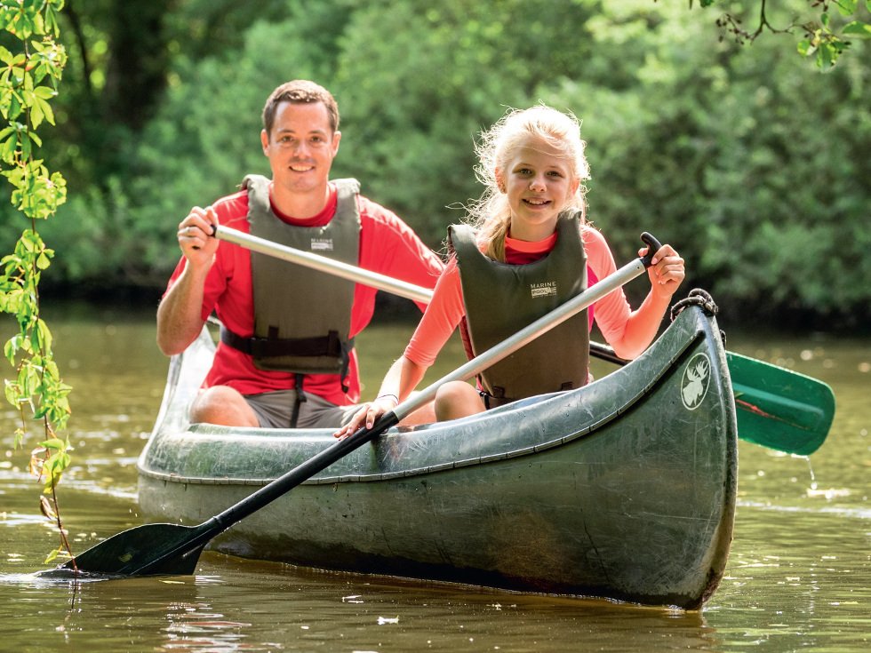 Kanutour auf dem Glan – von der Flussmitte aus bekommt man eine ganz neue Perspektive auf die Landschaft und die Tierwelt. Foto: Dominik Ketz