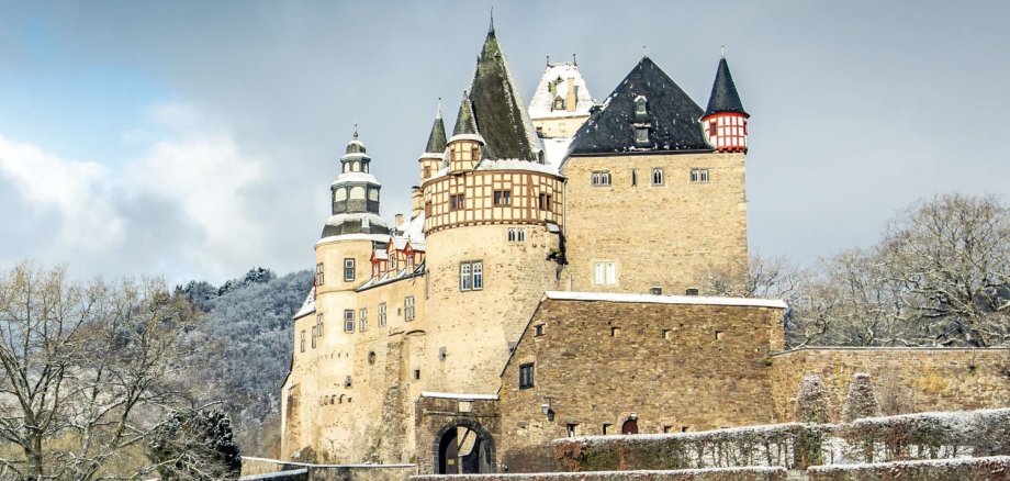 Im Mittelalter eine Burg, ab der Barockzeit ein romantisches Schloss: In Bürresheim (Ortsgemeinde St. Johann/VG Vordereifel) wurden schon Filme gedreht.