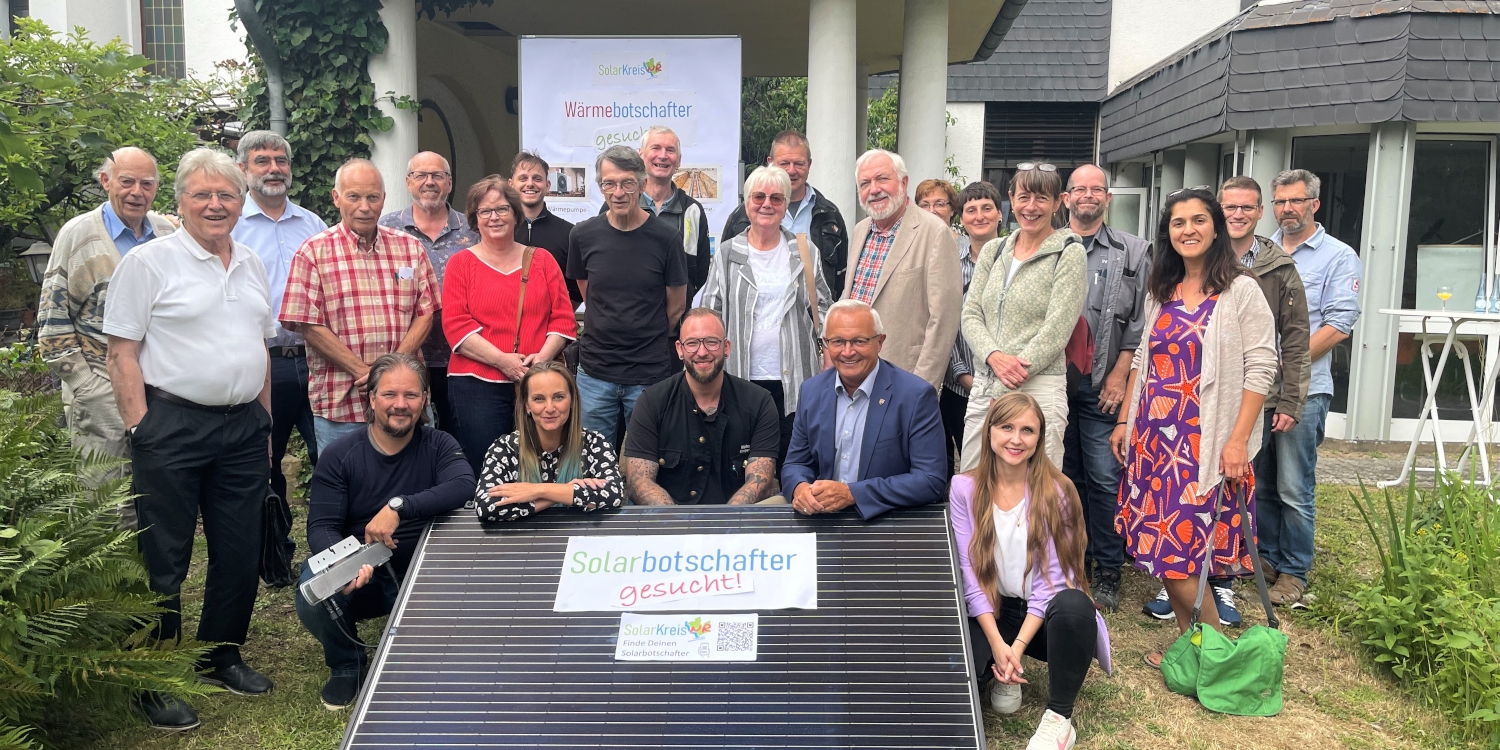 Die Solarbotschafter beraten Interessierte im Kreis Neuwied rund um das Thema PV-Anlage. Die Solarbotschafter beraten Interessierte im Kreis Neuwied rund um das Thema PV-Anlage.