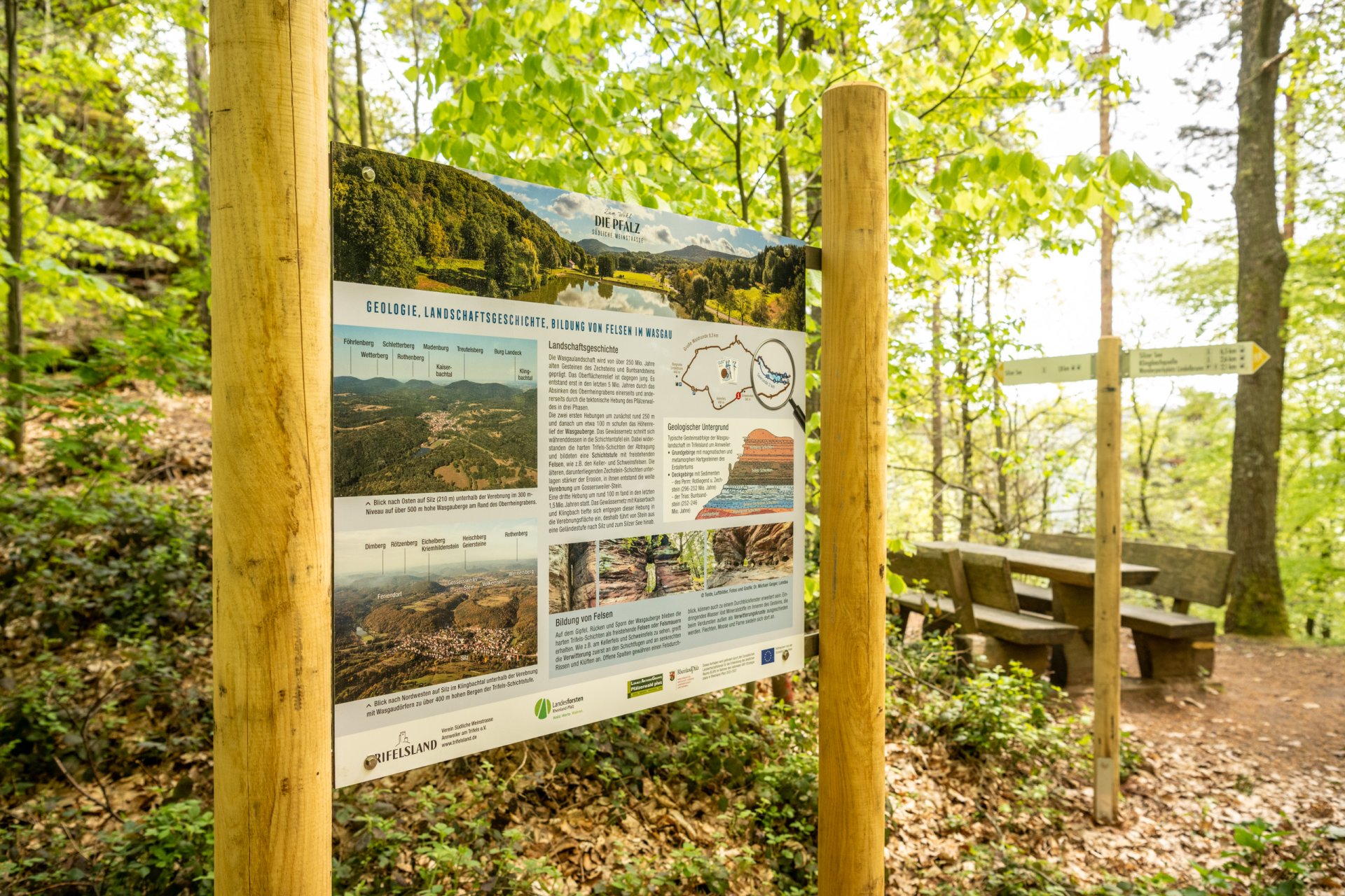 Infotafel am Klima- und Naturerlebnispfad in Silz.