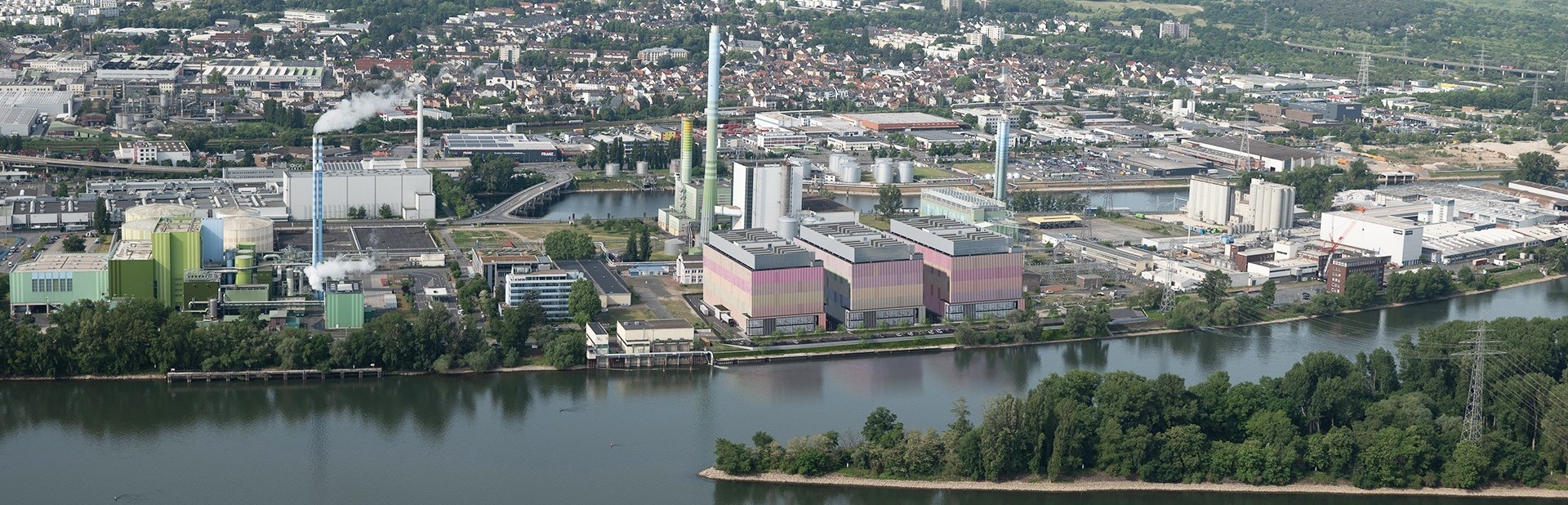 Simulation aus der Vogelperspektive: die Ingelheimer Aue mit dem neuen Rechenzentrum. Simulation aus der Vogelperspektive: die Ingelheimer Aue mit dem neuen Rechenzentrum.